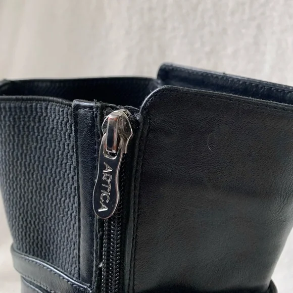 Arctica Exclusive Leather Waterproof Chained Heeled Boots - Picture 6 of 15